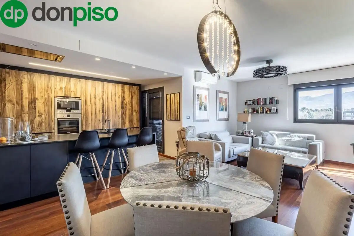 Living room of Flat for sale in Granada  with Air Conditioner, Terrace and Community pool