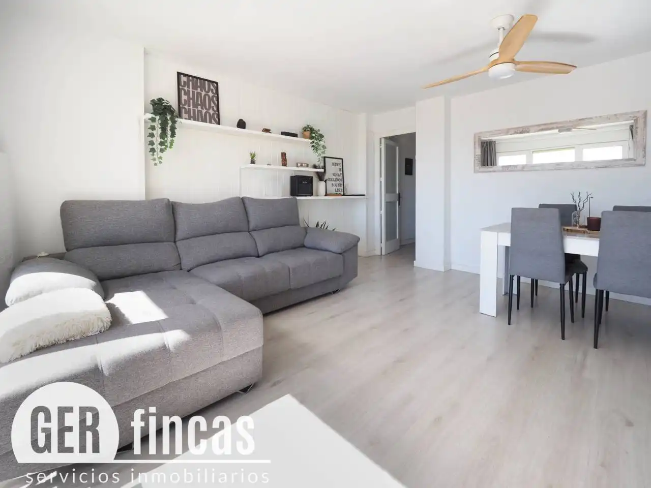 Sala d'estar de Àtic en venda en Ponent