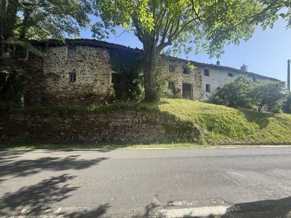 Außenansicht von Country house zum Verkauf in Arakaldo mit Abstellraum