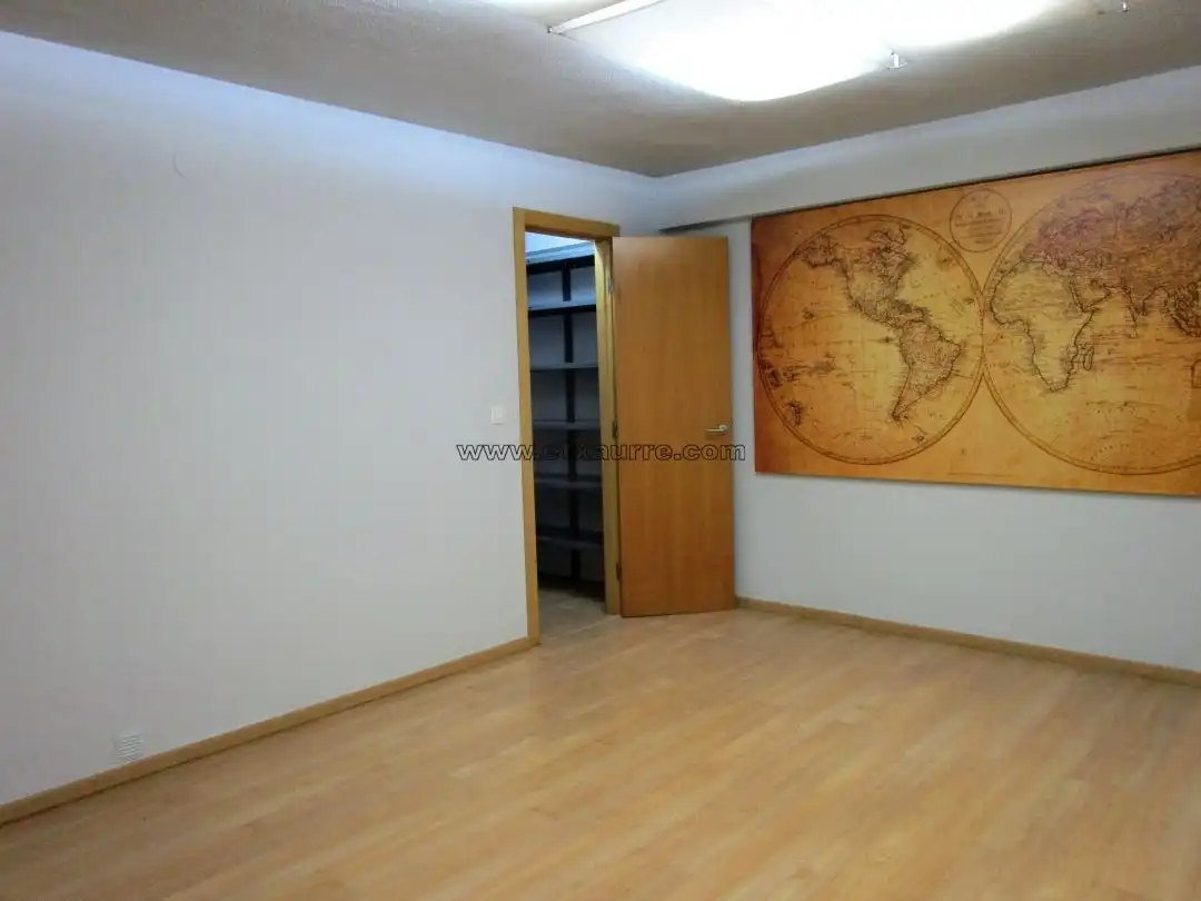 Büro zum Verkauf in Laudio / Llodio
