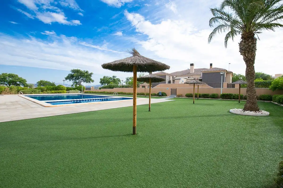 Piscina de Apartament en venda en Elche / Elx amb Aire condicionat, Calefacció i Terrassa