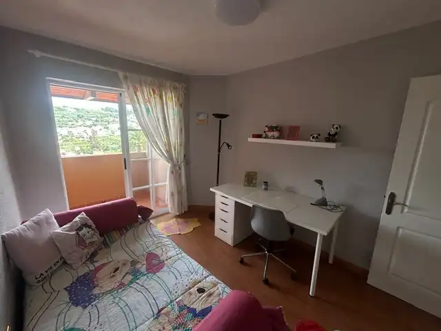 Dormitori de Casa adosada en venda en Arucas amb Jardí privat, Terrassa i Traster