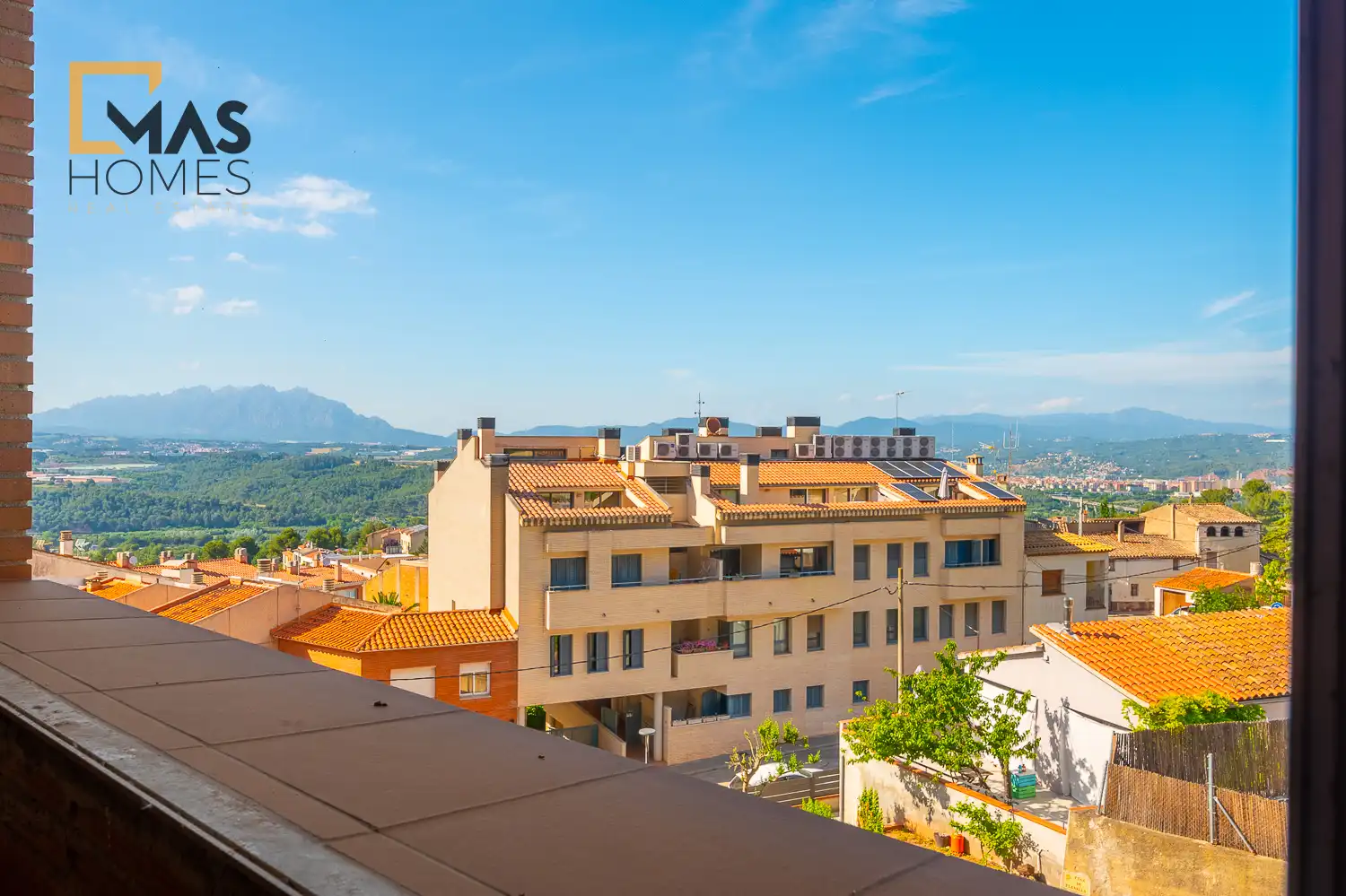 Casa adosada en venda a Ptge de Planella, Castellví de Rosanes