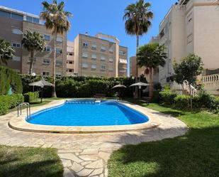 Piscina de Pis en venda en Alicante / Alacant amb Aire condicionat, Calefacció i Jardí privat
