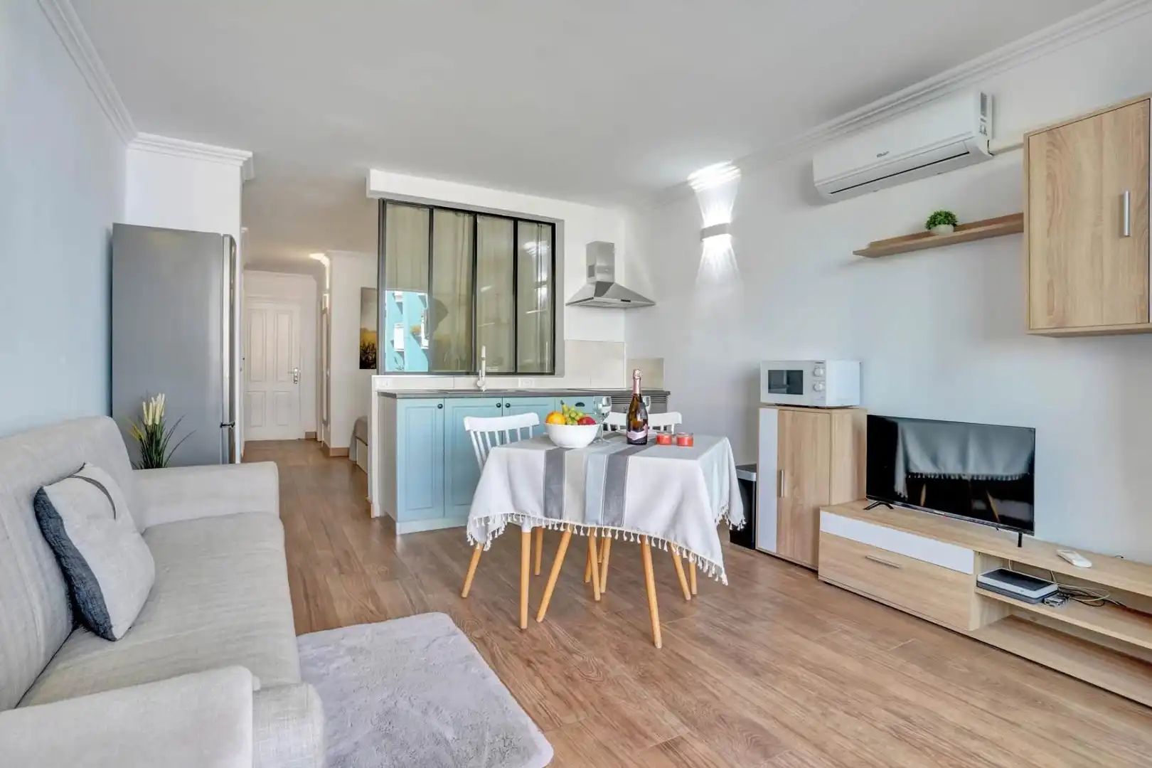 Living room of Study for rent in San Miguel de Abona  with Air Conditioner, Terrace and Furnished