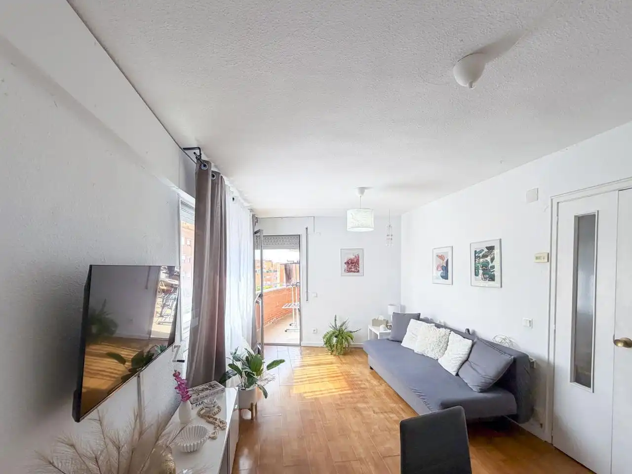 Living room of Flat for sale in  Madrid Capital  with Heating and Terrace