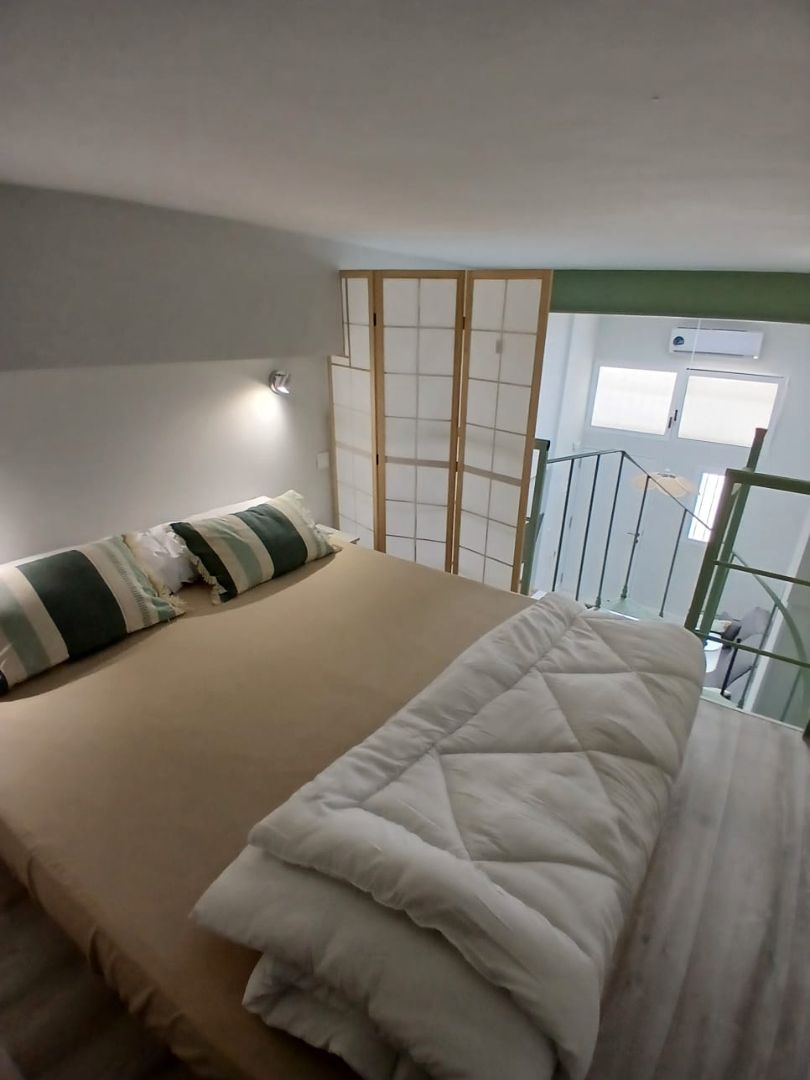 Habitación de Apartamento de alquiler en Alicante / Alacant con Aire acondicionado, Amueblado y Horno