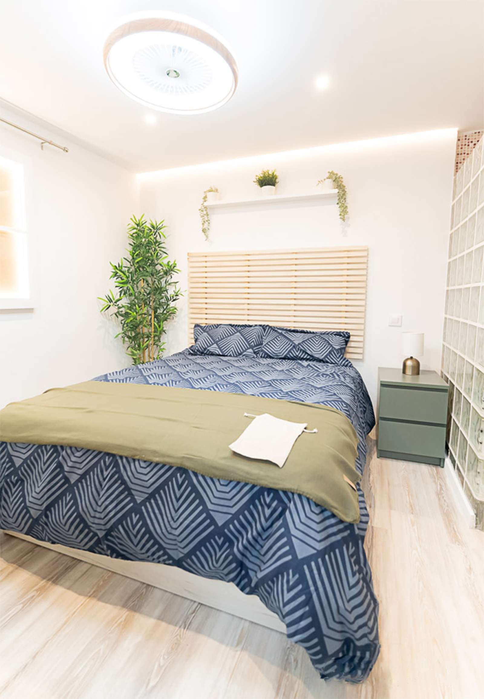 Bedroom of Flat to share in  Madrid Capital  with Air Conditioner, Heating and Terrace
