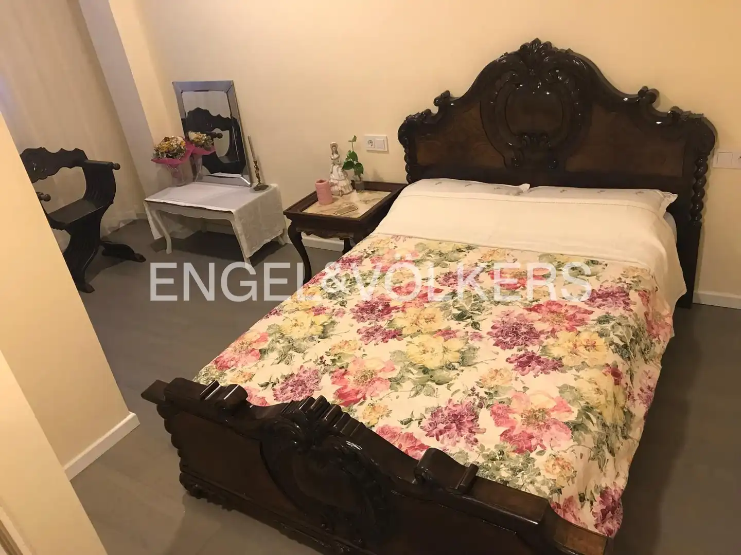 Bedroom of Flat for rent in Valencia  with Heating