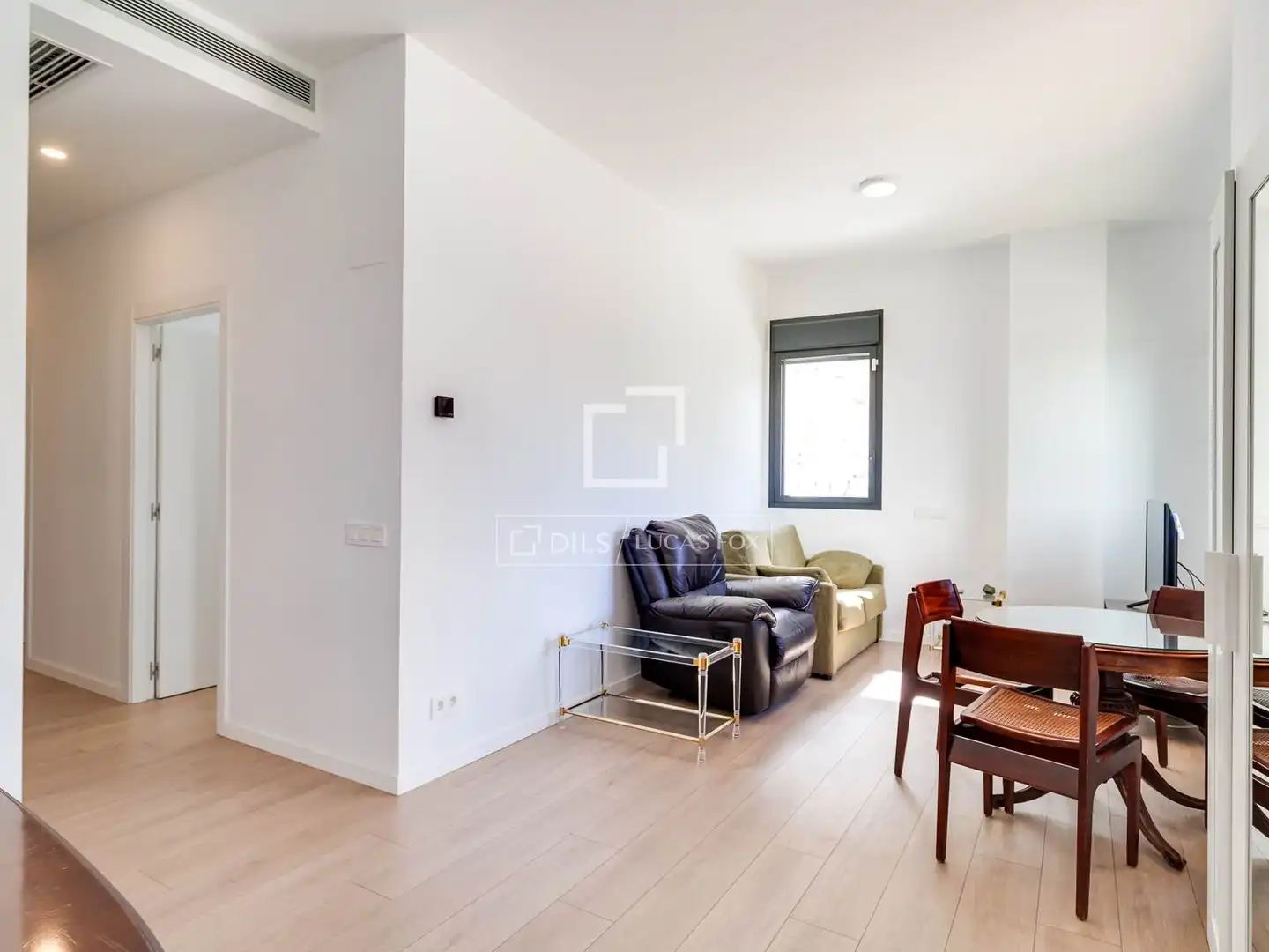 Sala d'estar de Pis en venda en L'Hospitalet de Llobregat amb Aire condicionat, Calefacció i Piscina