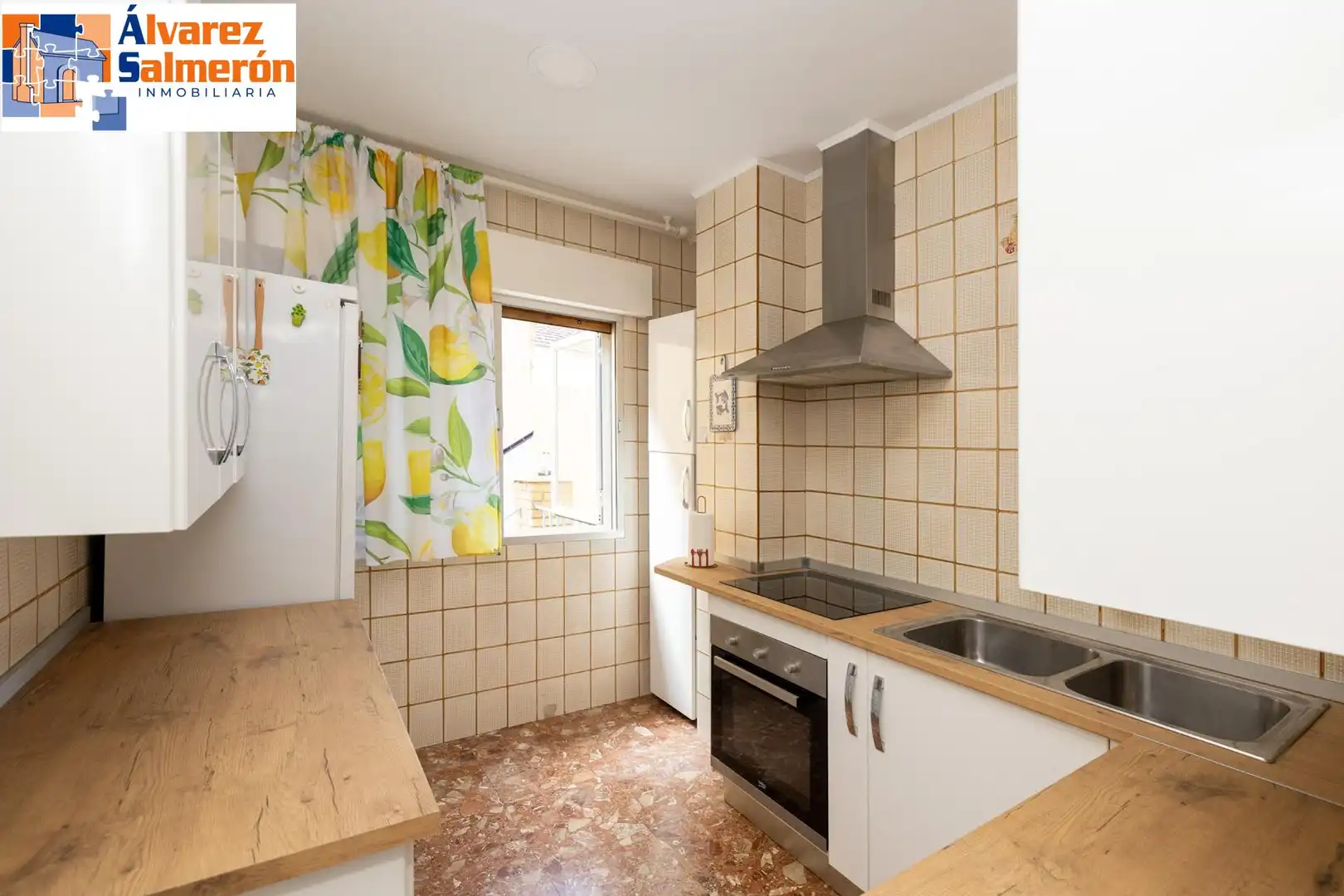Kitchen of Houses for sale in Armilla  with Air Conditioner, Storage room and Balcony