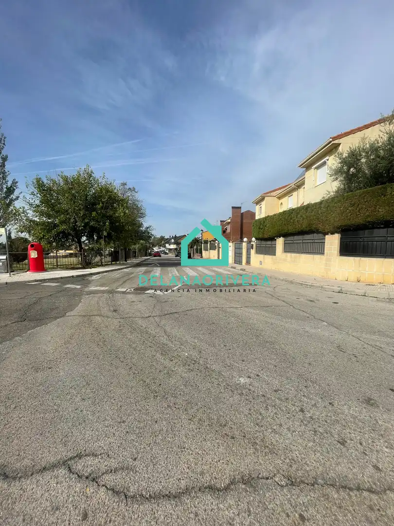 Außenansicht von Residential zum Verkauf in Serranillos del Valle
