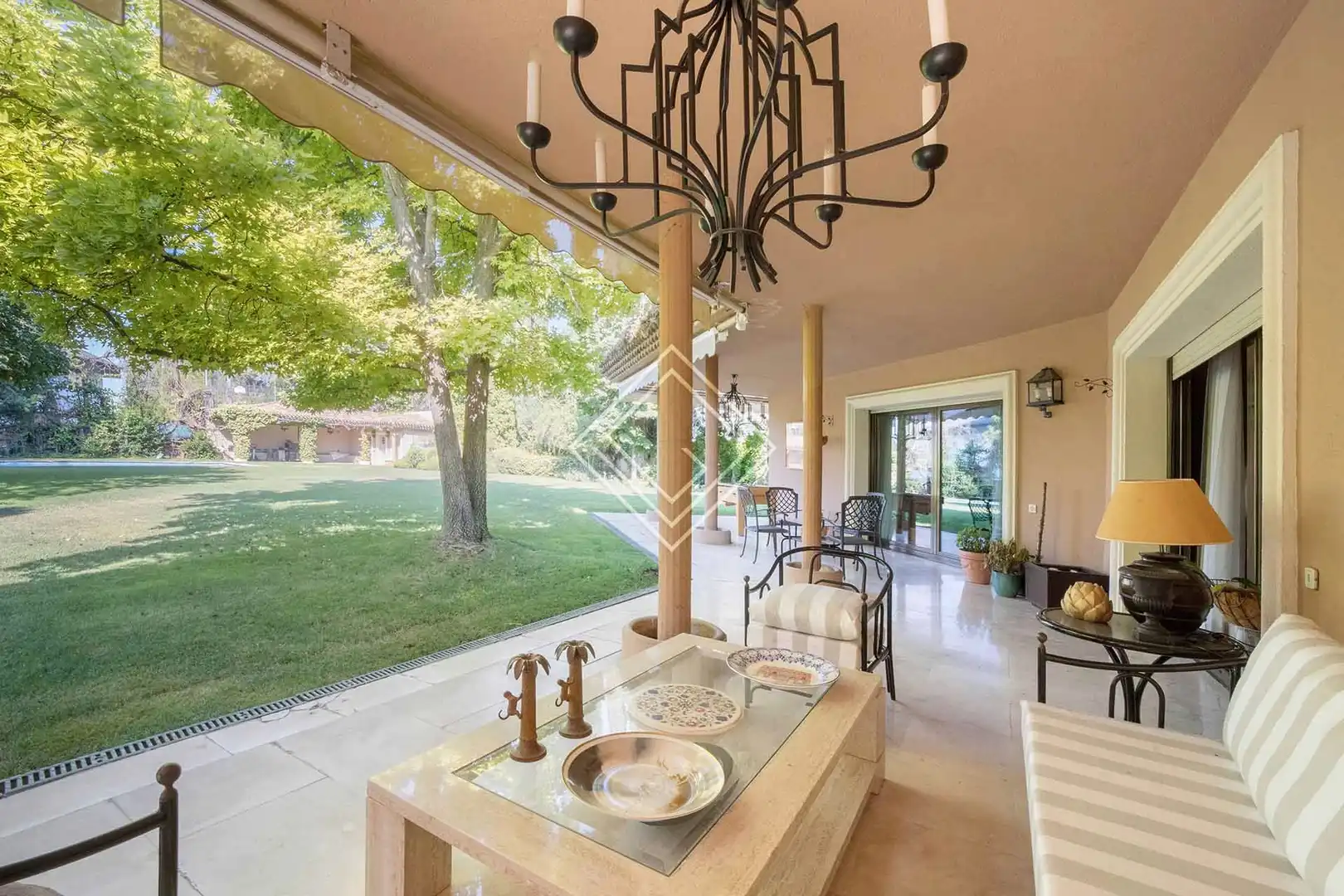 Jardí de Casa o xalet en venda en Madrid amb Jardí privat, Terrassa i Traster