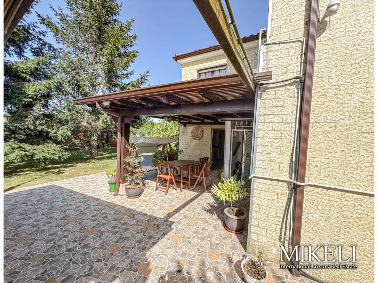 Terrassa de Casa o xalet en venda en El Astillero   amb Calefacció i Jardí privat