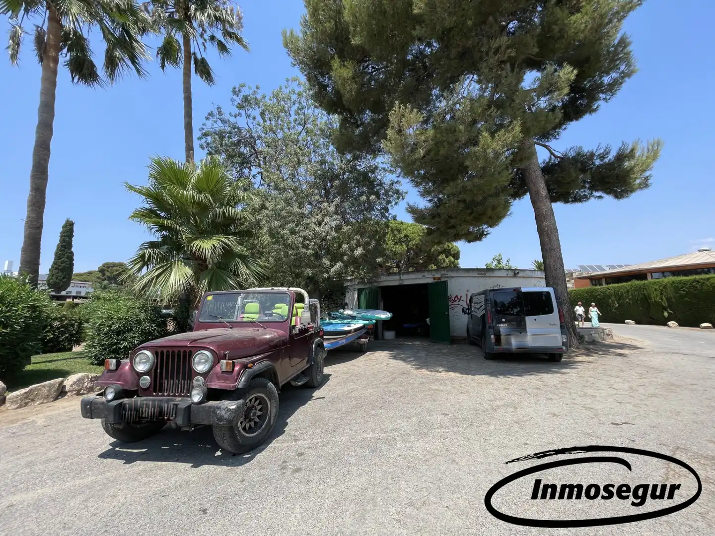 Aparcament de Casa adosada en venda en Cambrils amb Aire condicionat, Calefacció i Jardí privat