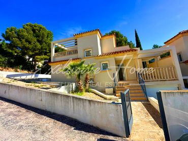 Villa mit Balkon zum Verkauf in Alcossebre