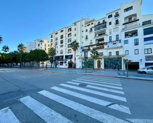 Vista exterior de Apartament en venda en Marbella amb Terrassa i Balcó