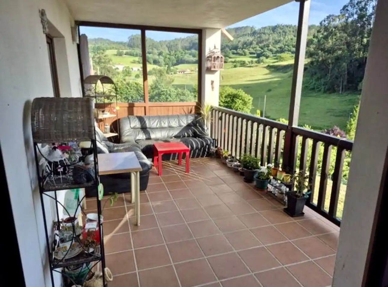 Terrassa de Casa o xalet en venda en Avilés amb Jardí privat, Terrassa i Moblat