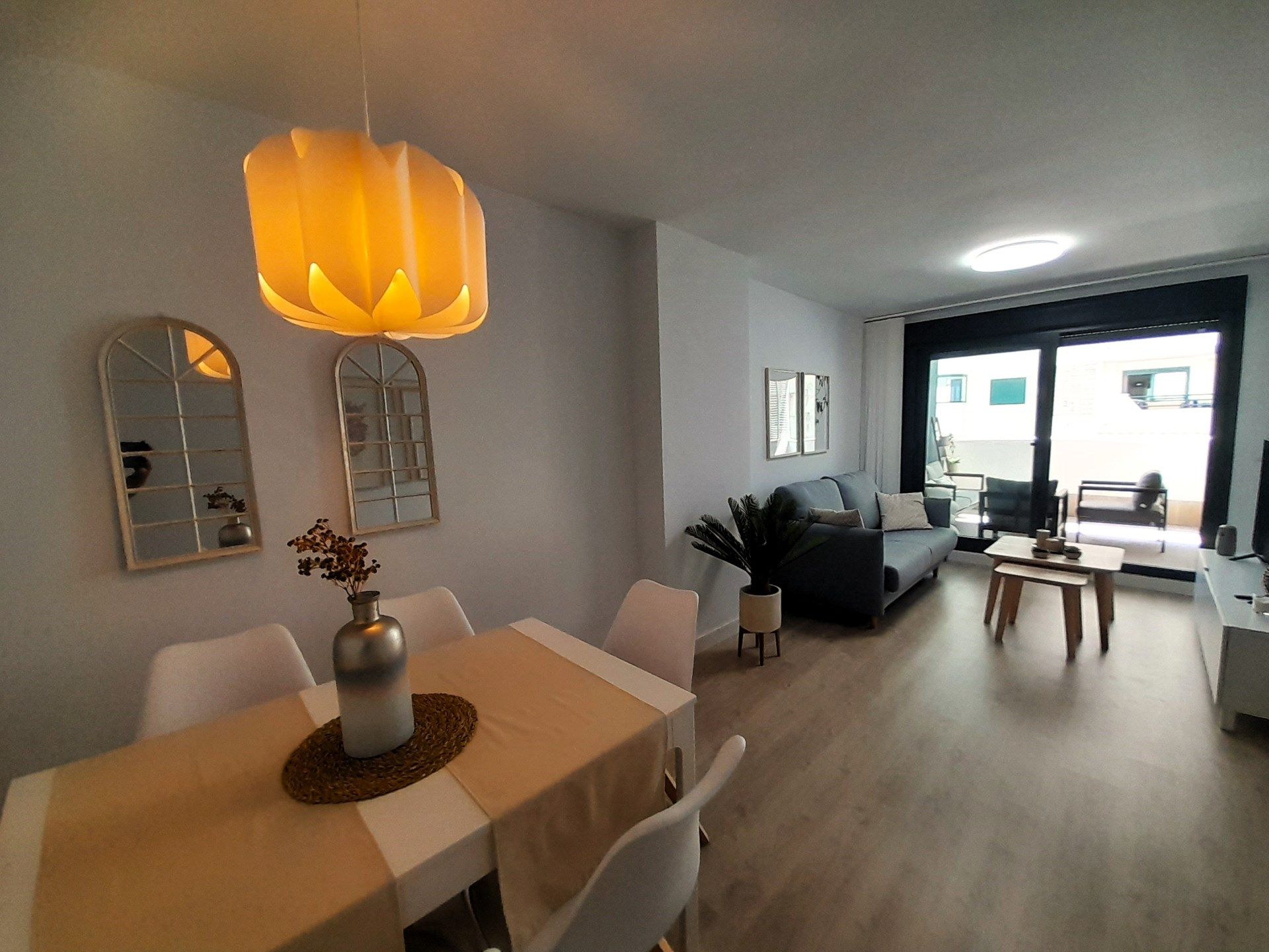 Sala d'estar de Pis en venda en Estepona amb Terrassa