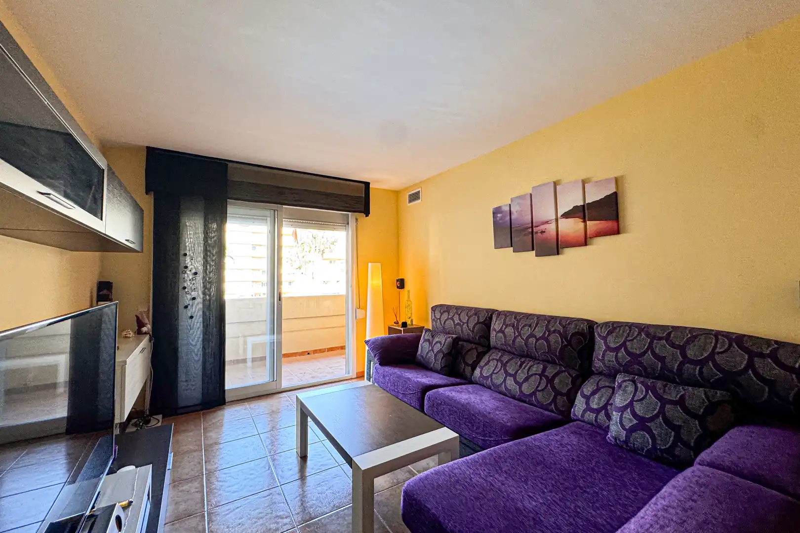 Sala de estar de Piso en venta en Roquetas de Mar con Terraza y Piscina