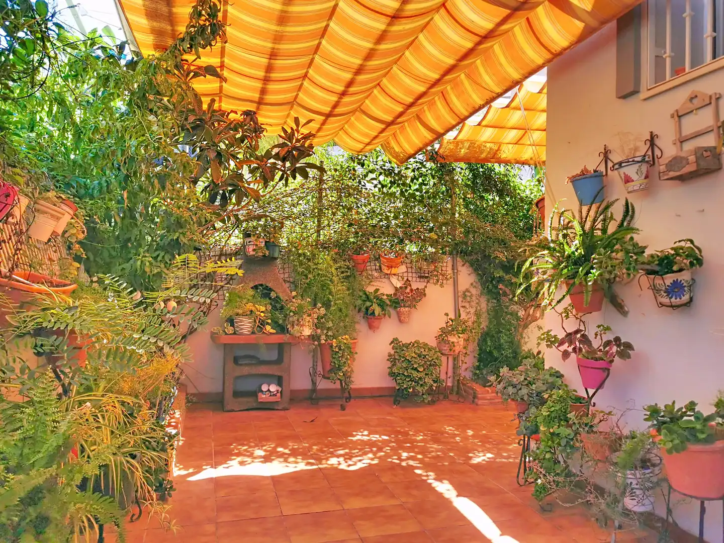 Terrace of Detached homes for sale in Fuengirola  with Air Conditioner, Storage room and Community pool