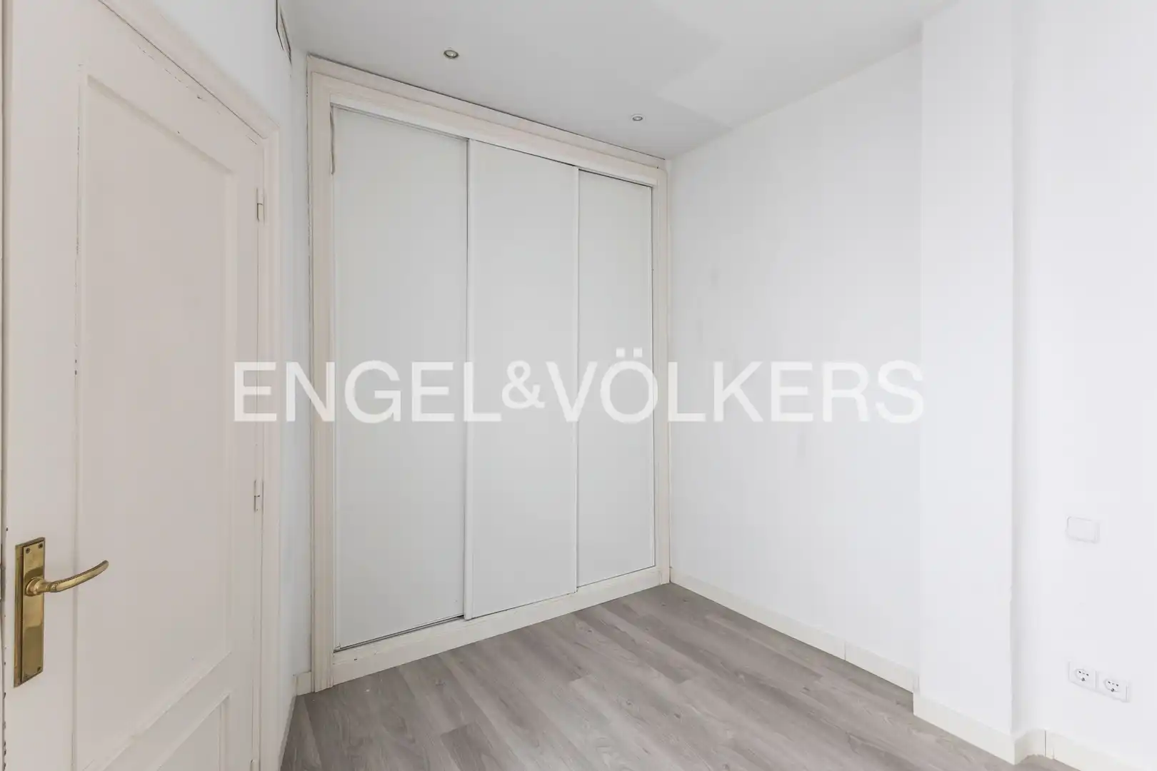 Bedroom of Attic for rent in Barrio de Salamanca
