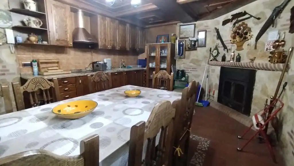 Cuina de Casa o xalet en venda en Villamayor amb Calefacció, Jardí privat i Terrassa