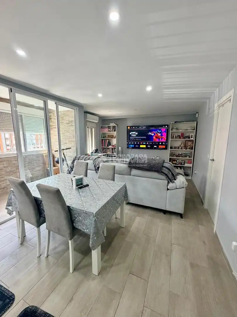 Sala de estar de Piso en venta en Sevilla con Aire acondicionado, Calefacción y Terraza