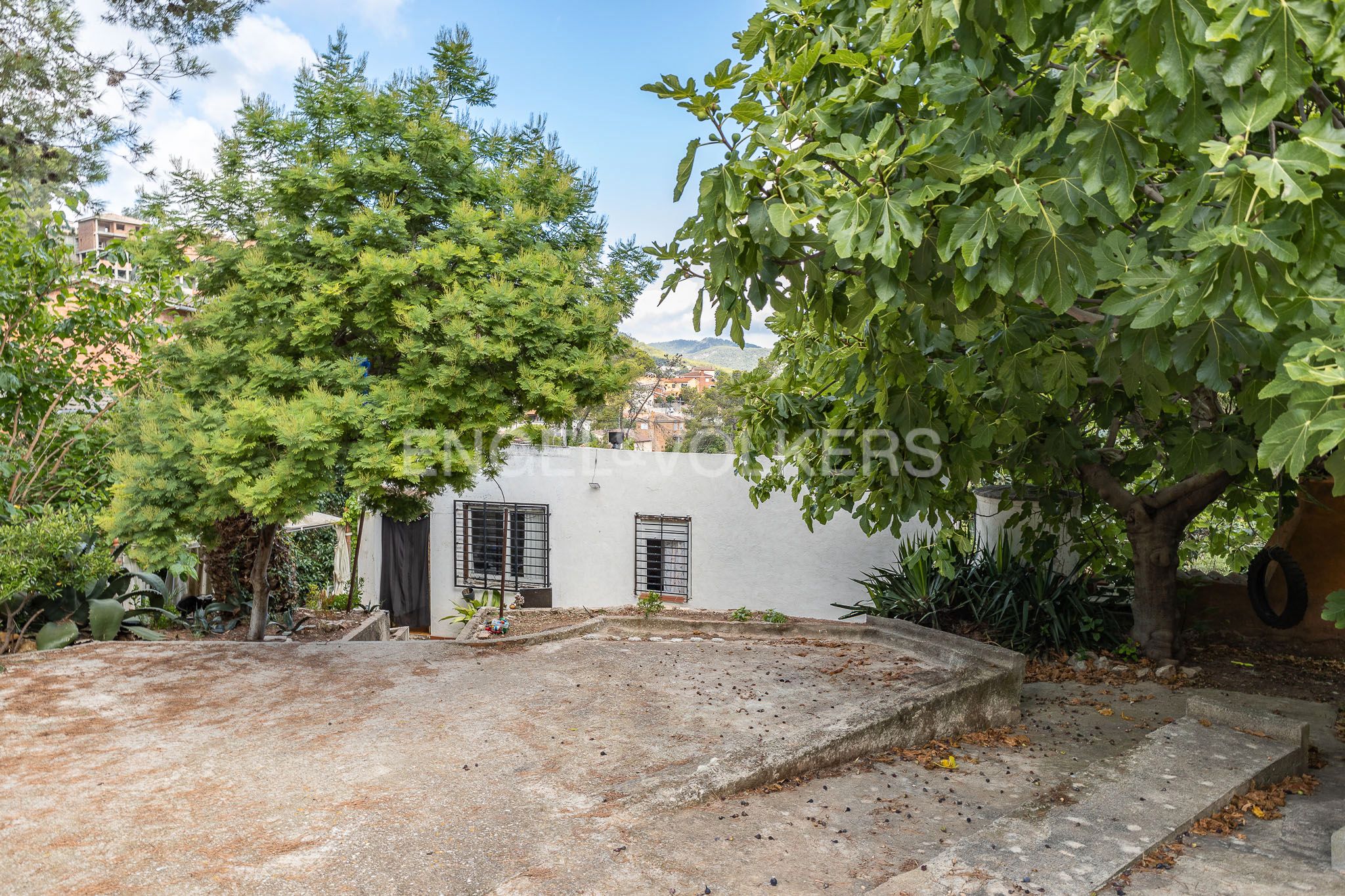Vista exterior de Casa o chalet en venta en Vallirana con Calefacción y Jardín privado