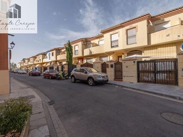 Maison mitoyenne avec piscine à vendre à Ogíjares