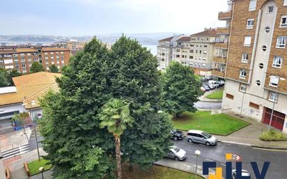 Vista exterior de Pis en venda en Santurtzi  amb Balcó