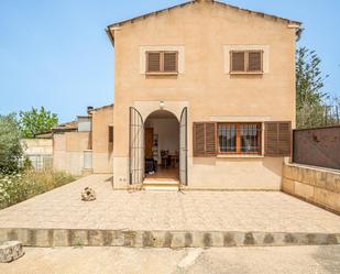 Country house for sale in Petra