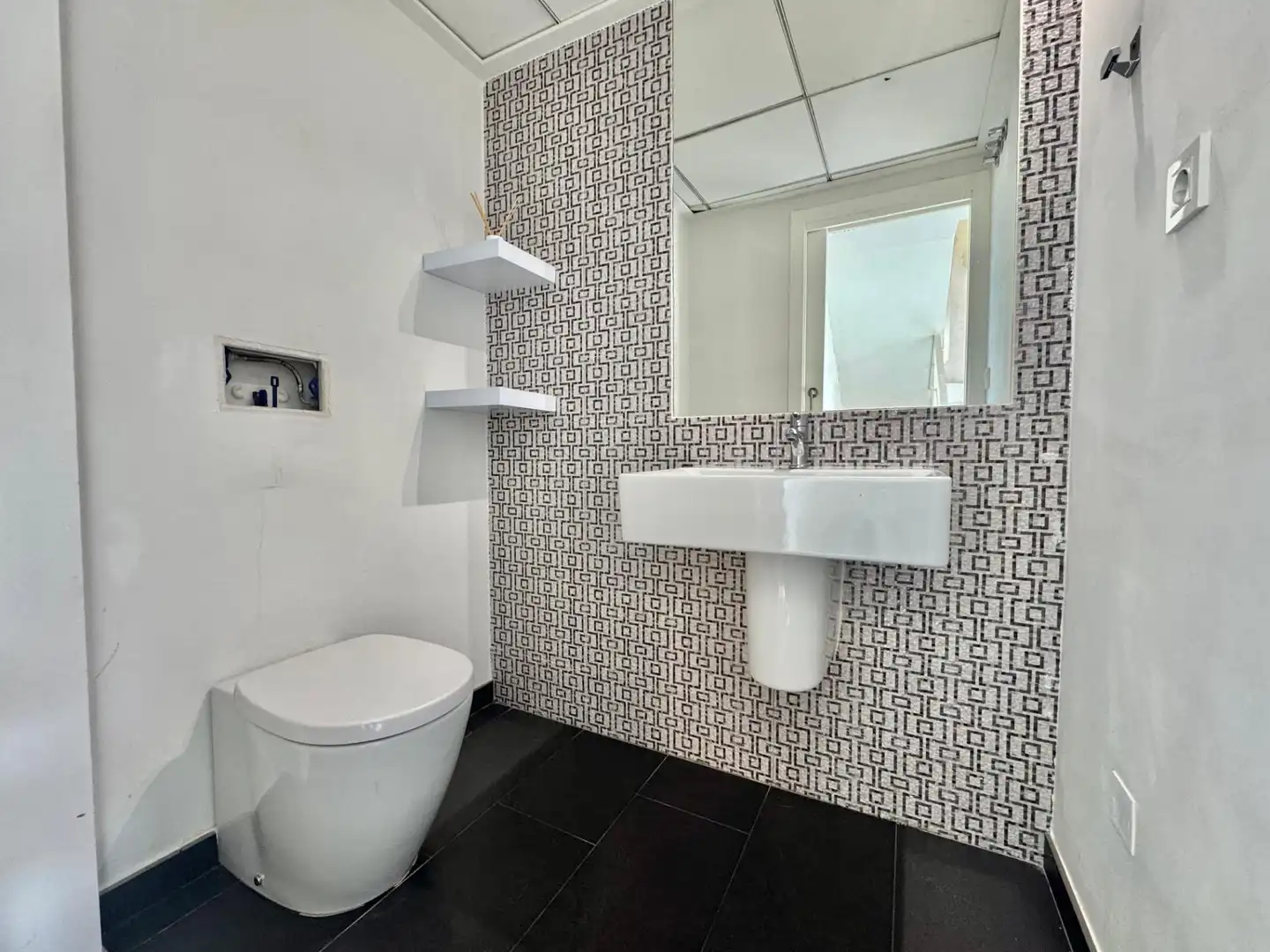 Baño de Casa adosada en venta en Torrevieja con Jardín privado, Terraza y Balcón