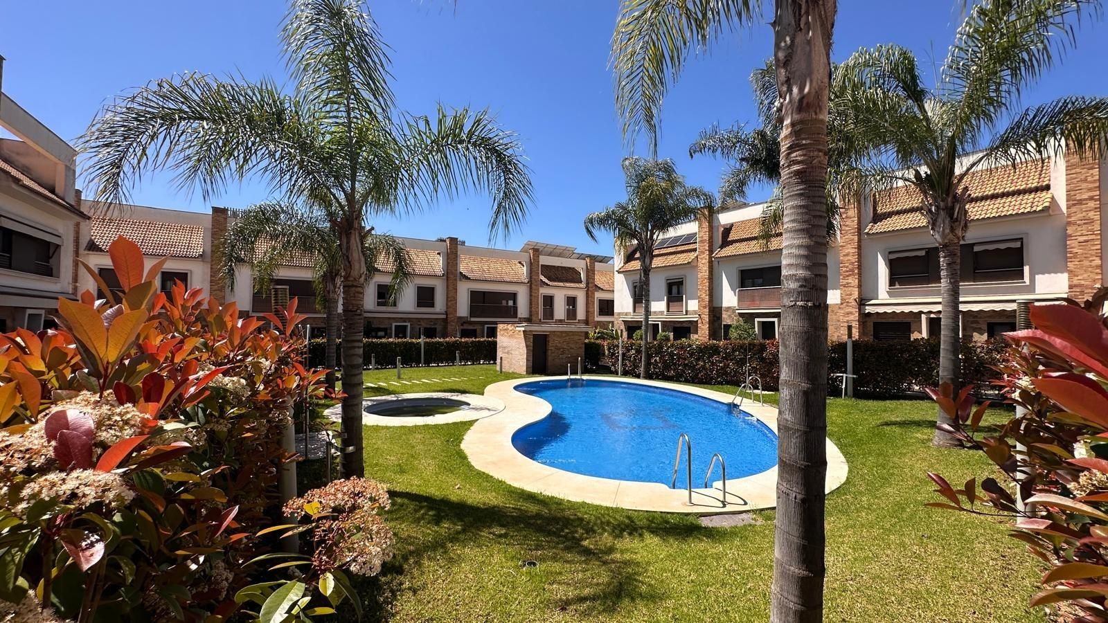 Jardí de Casa adosada en venda en  Córdoba Capital amb Aire condicionat, Calefacció i Jardí privat