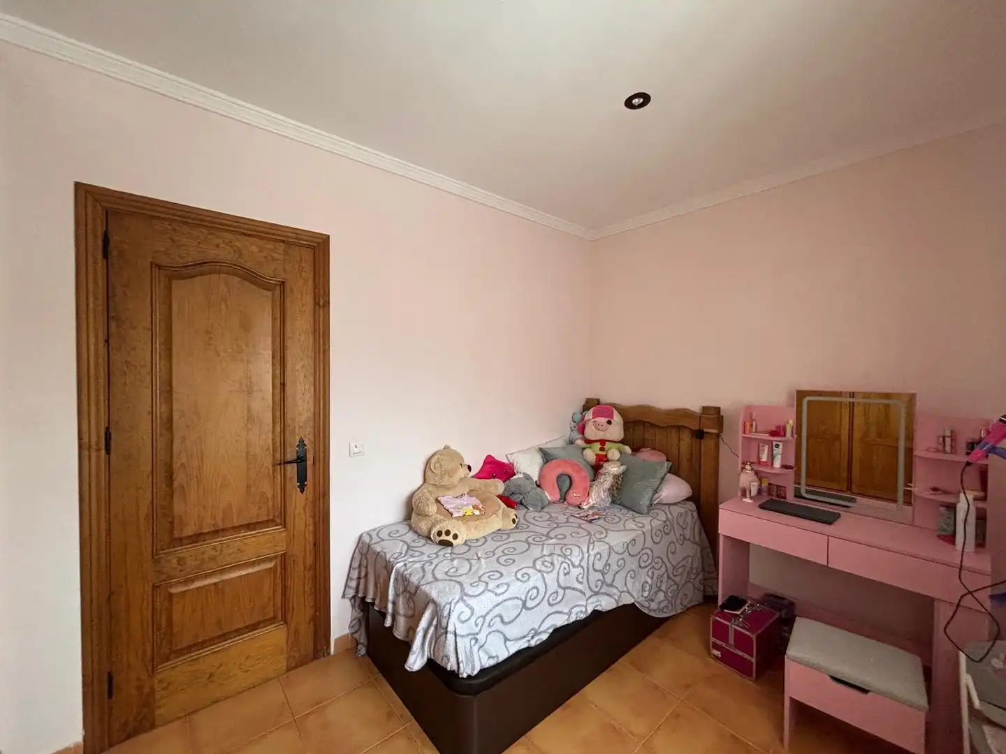Dormitori de Casa adosada en venda en Los Barrios amb Calefacció, Jardí privat i Alarma