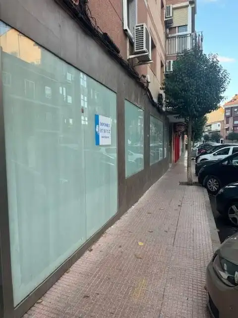 Commercial properties for rent in Calle Nuestra Señora de la Almudena, Vírgenes