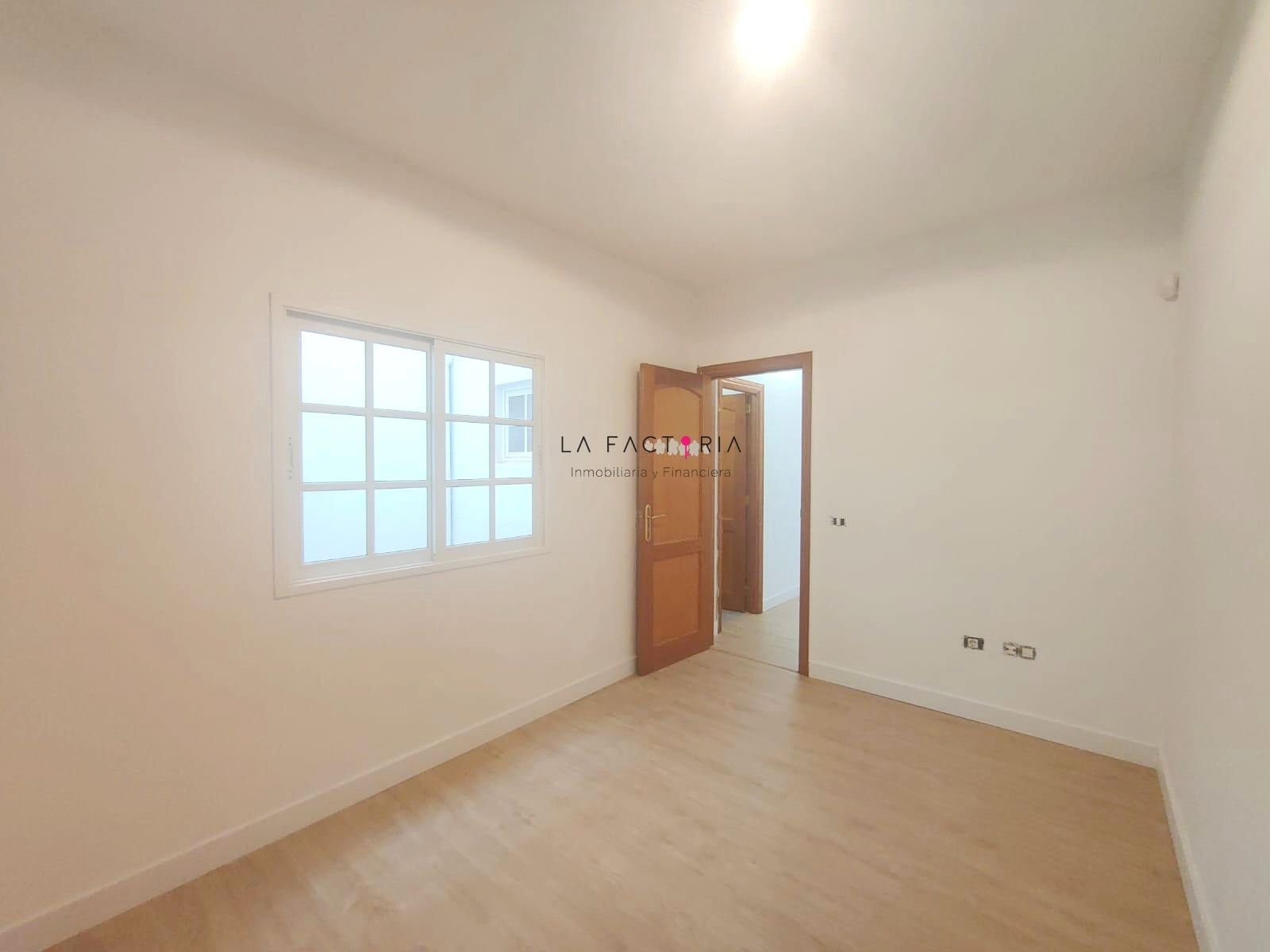 Bedroom of Flat for sale in Arona