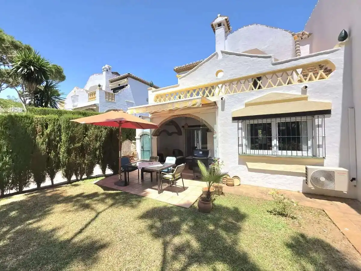 Adosado con piscina en venta en Calahonda, imagen 7