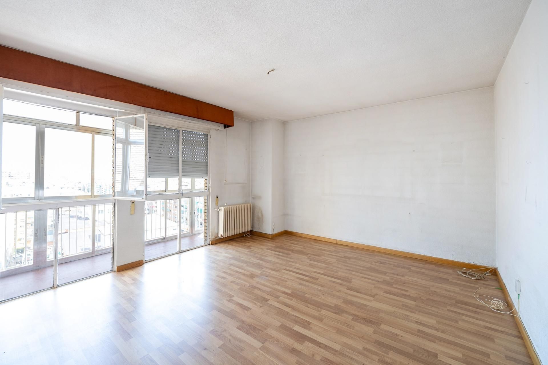 Habitación de Piso en venta en  Granada Capital con Calefacción, Terraza y Balcón