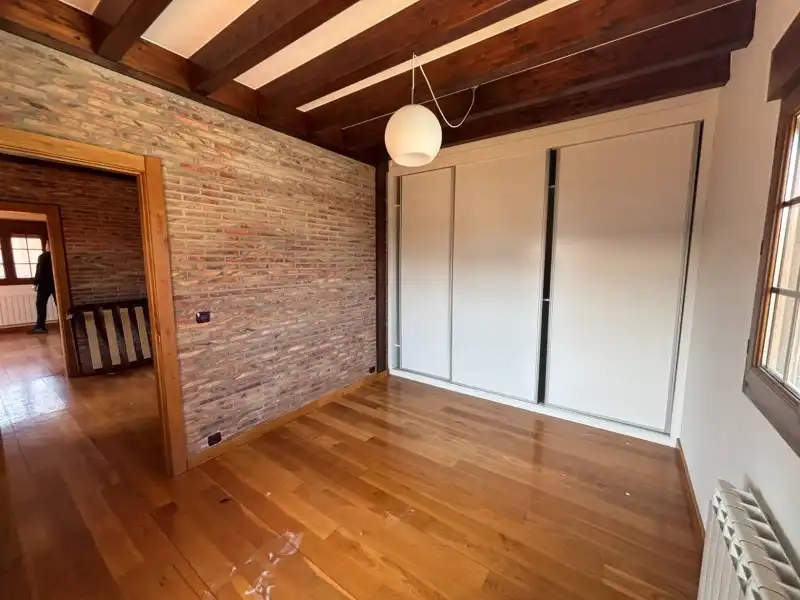 Habitación de Casa o chalet en venta en Santander con Calefacción, Trastero y Piscina