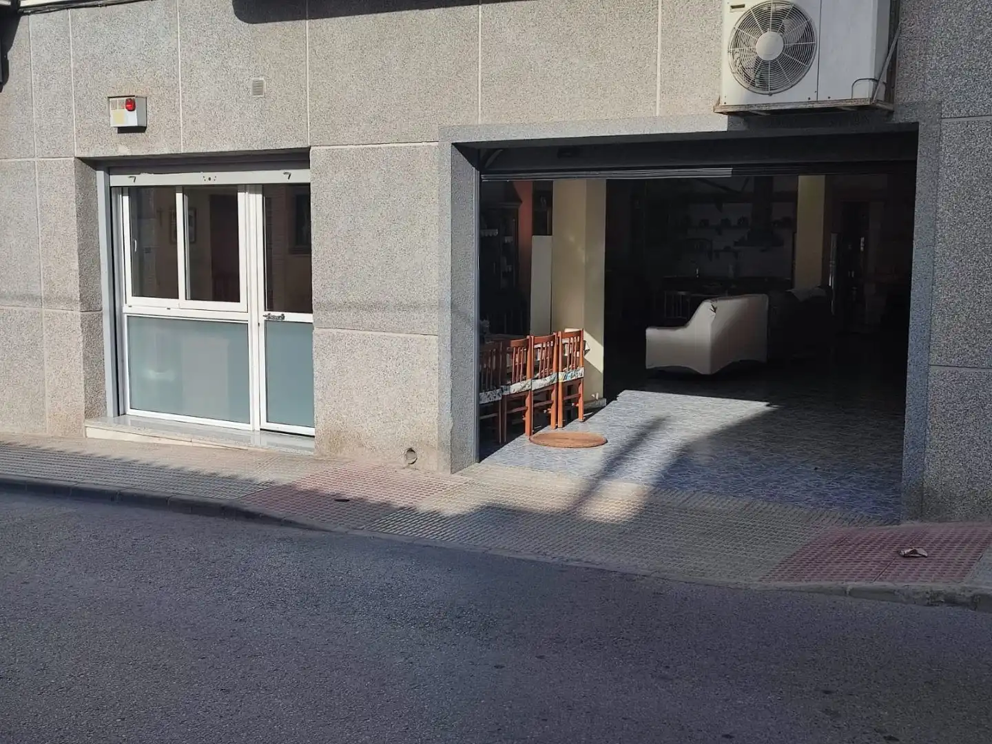 Locale commerciale in vendita a AURELIANO DIAZ 11, imagen 2