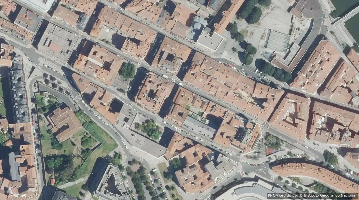 Piso en venta en Ibaiondo