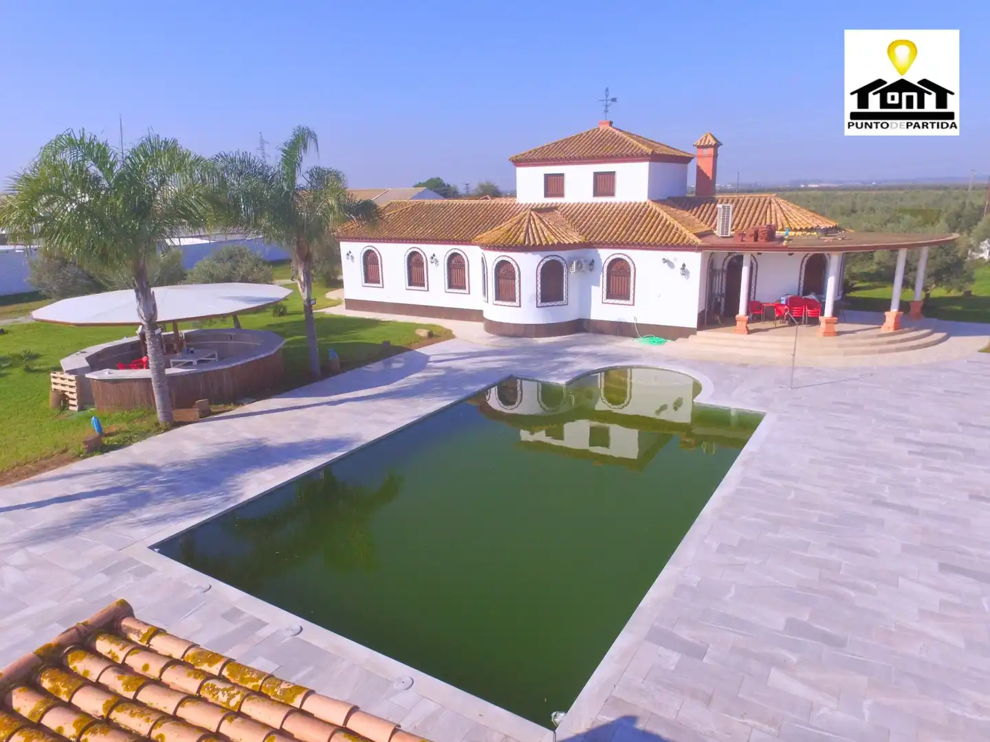 Schwimmbecken von Country house zum Verkauf in Utrera mit Klimaanlage, Heizung und Privatgarten