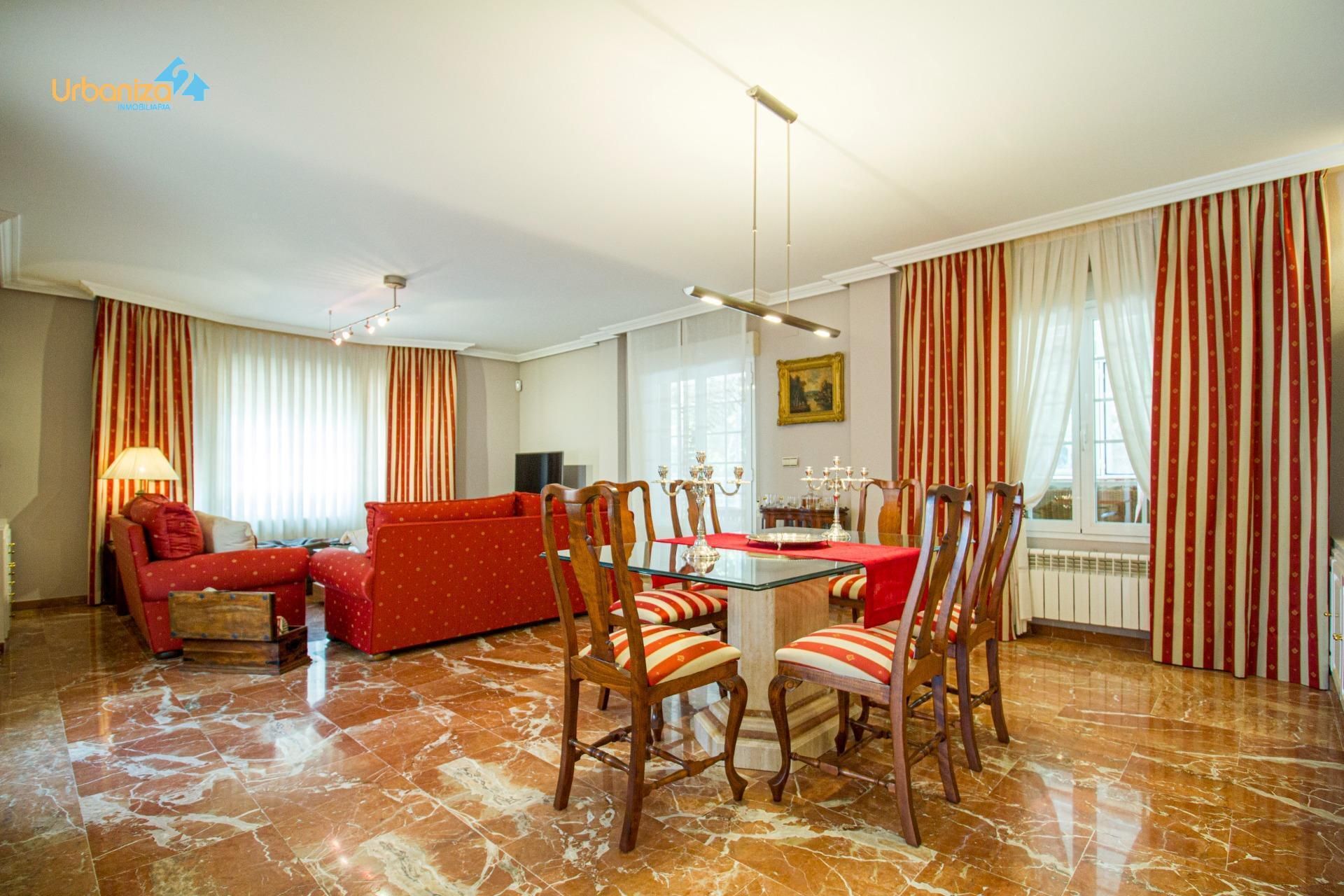Comedor de Casa o chalet en venta en Badajoz Capital con Calefacción, Jardín privado y Terraza