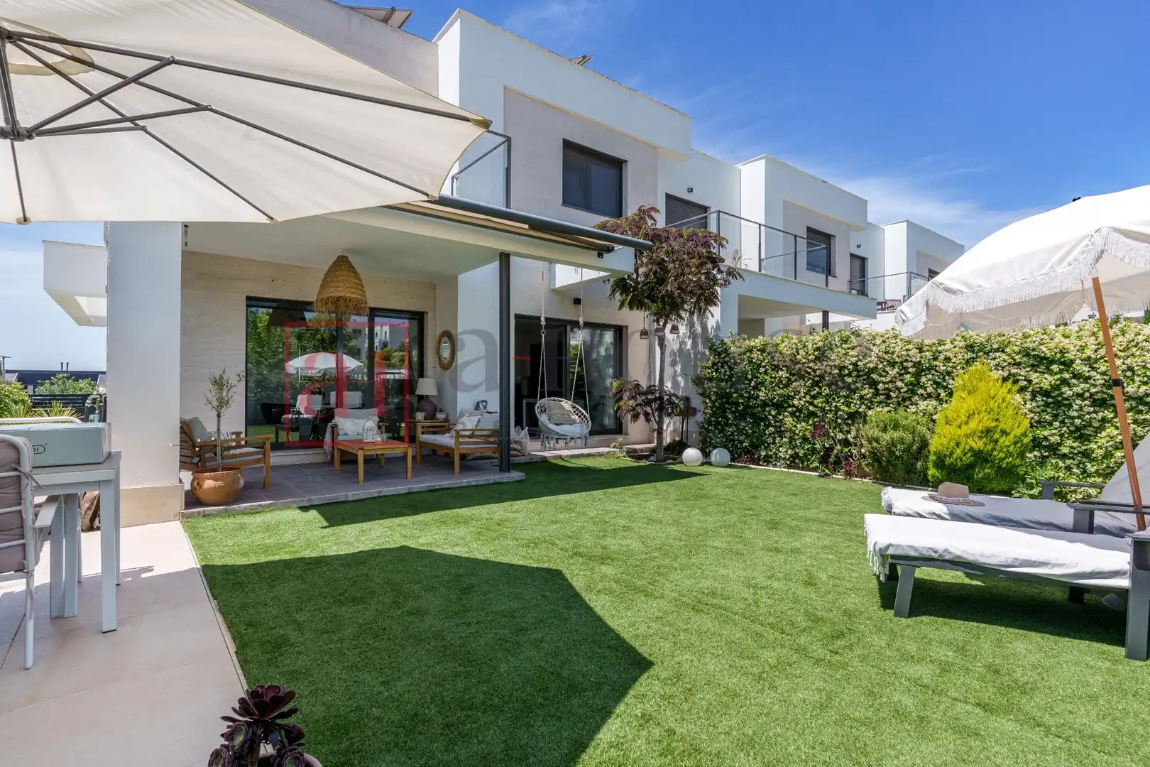Terraza de Casa adosada en venta en Boadilla del Monte con Aire acondicionado, Calefacción y Jardín privado