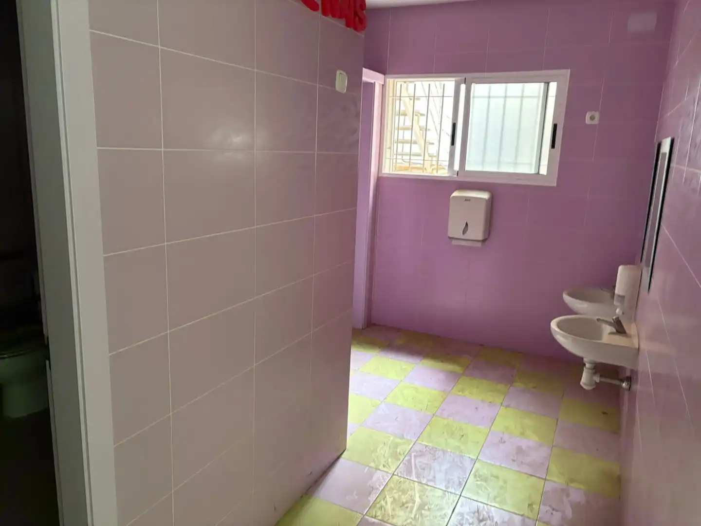 Badezimmer von Fabrikhallen zur Miete in Elche / Elx