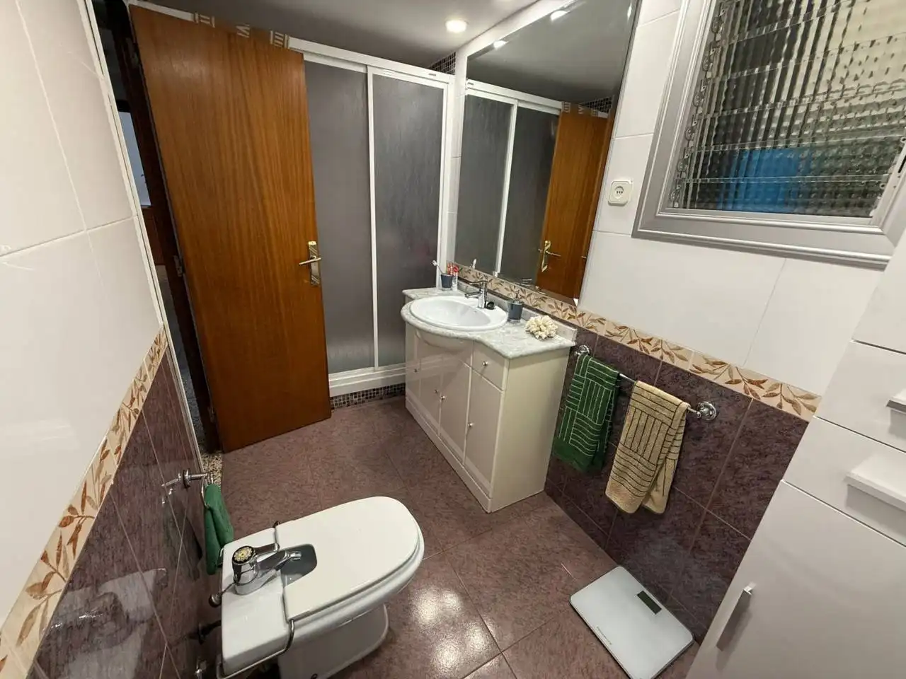 Badezimmer von Wohnung zum Verkauf in Cornellà de Llobregat mit Balkon