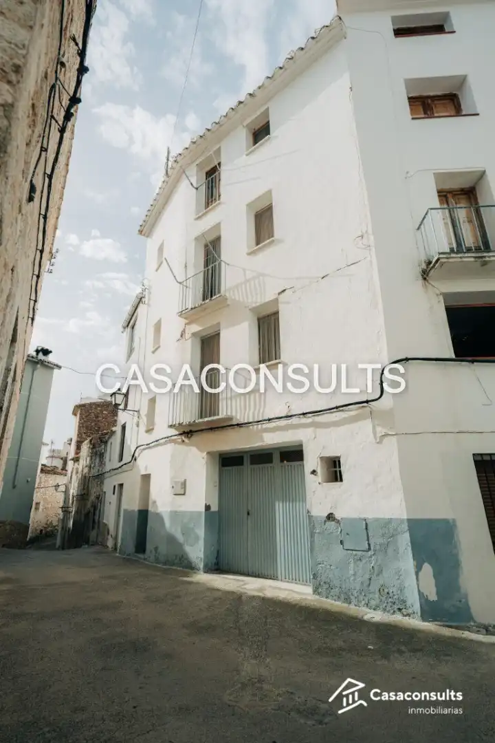 Casa con terraza en venta en Llucena / Lucena del Cid, imagen 3