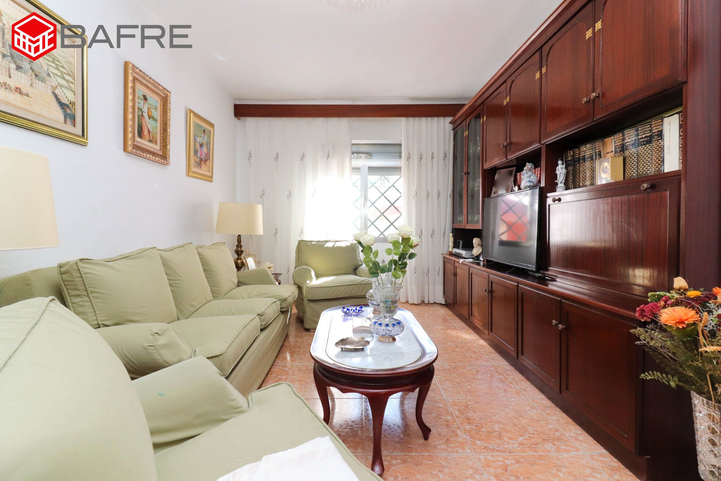 Living room of Flat for sale in  Madrid Capital  with Heating and Terrace