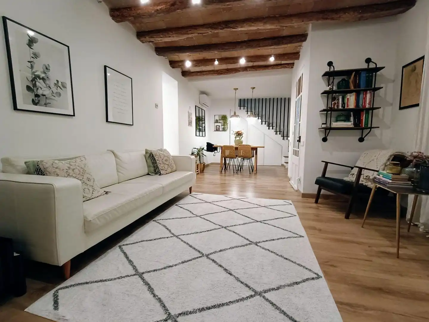 Sala de estar de Casa o chalet en venta en Molins de Rei con Aire acondicionado, Calefacción y Terraza